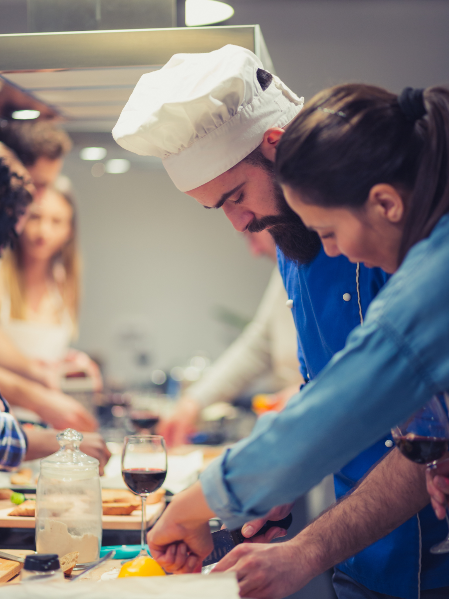 Aide-cuisinier : rôles, formation, salaire - human supports