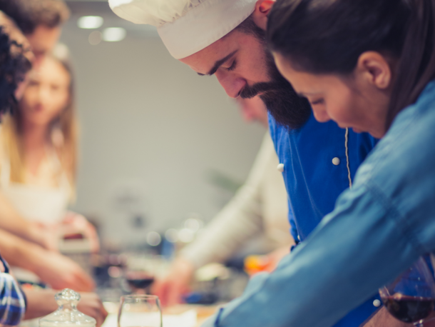 Aide-cuisinier : rôles, formation, salaire - human supports