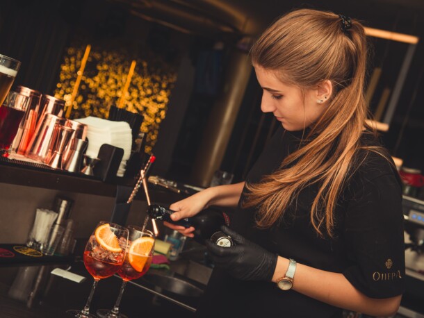 emploi d’aide-barman - agence d'intérim Horeca